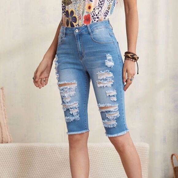 Distressed Thrashed Ripped Raw Hem Denim Long Shorts Shredded Women's Size 4 - Picture 4 of 4